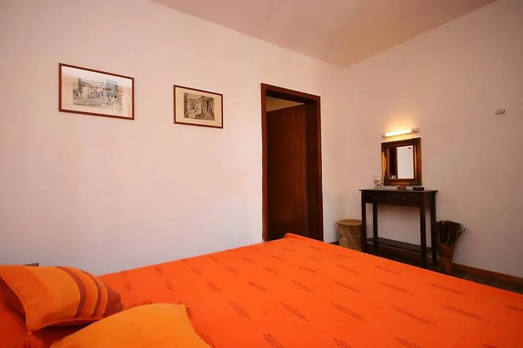 Apartments Seni Mandre